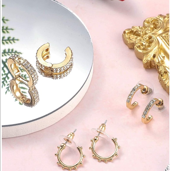 :: Delicate [GOLD] Spike Huggies Hoops - Picture 9 of 11